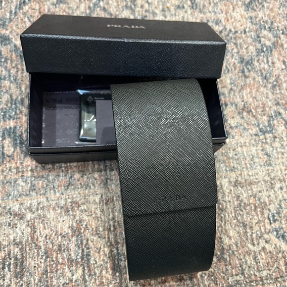 Tortoise shell w/purple Prada sunglasses - Picture 6 of 6